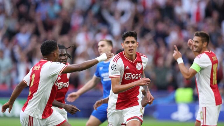 ถล่มแชมเปี้ยนส์ลีก